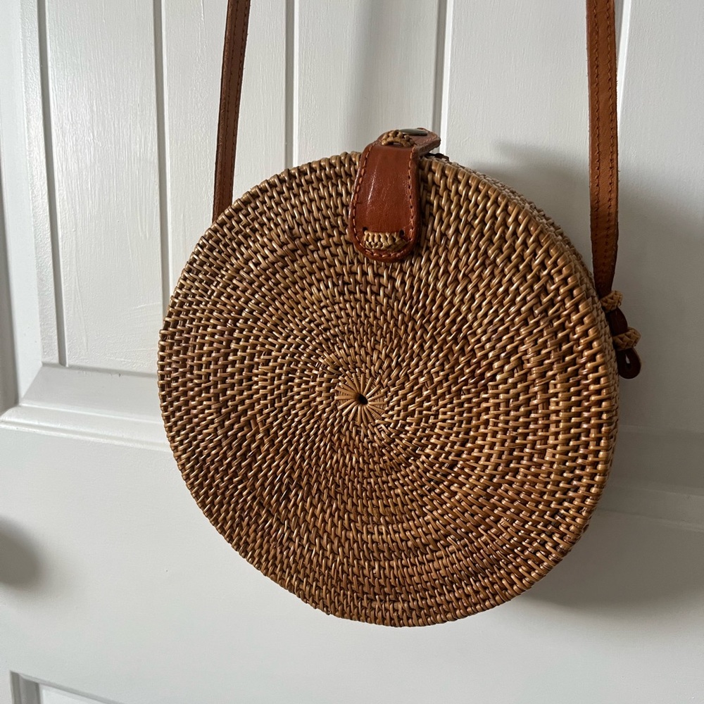 Round Rattan crossbody Bag